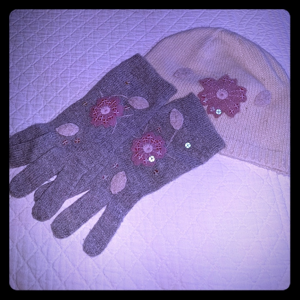 Scala Beanie and Gloves