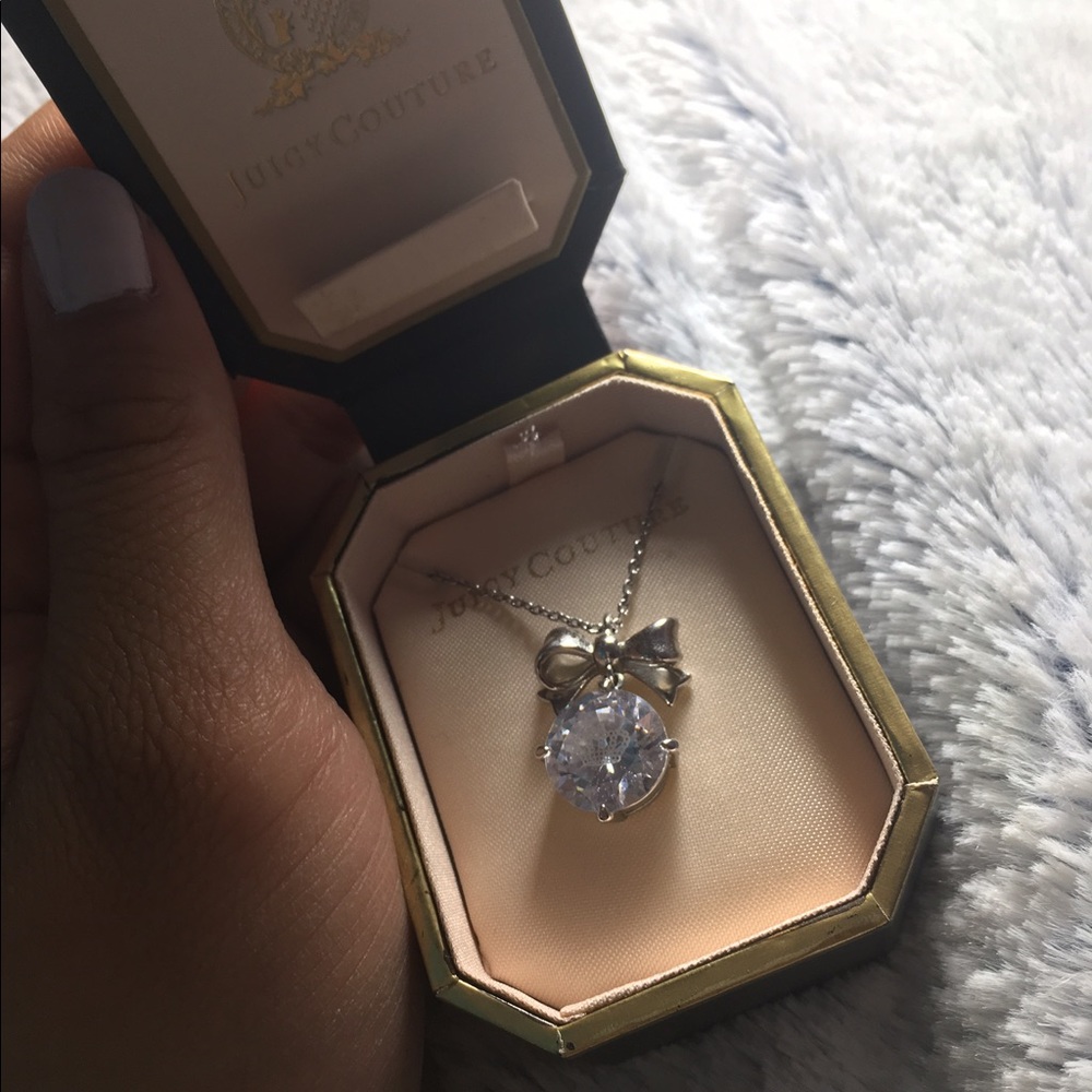 Juicy Couture Bow & Pendant Necklace