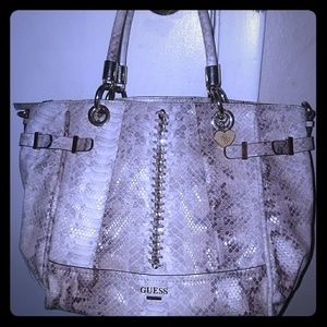GUESS Shoulder bag
