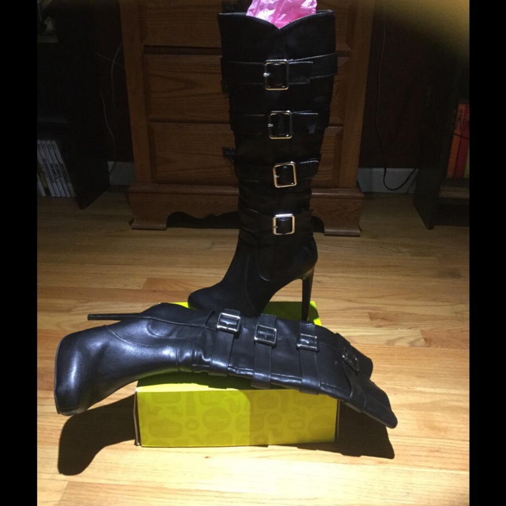 Black calf high boots size 6 NEW!