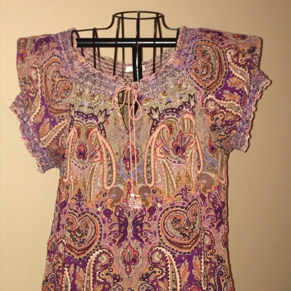 4 ladies blouses. Size 1xl