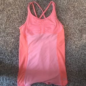 Salmon fitted workout top