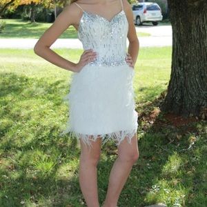 Dave and Johnny White Feather Floral Dress