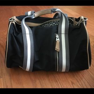 Small fossil duffle