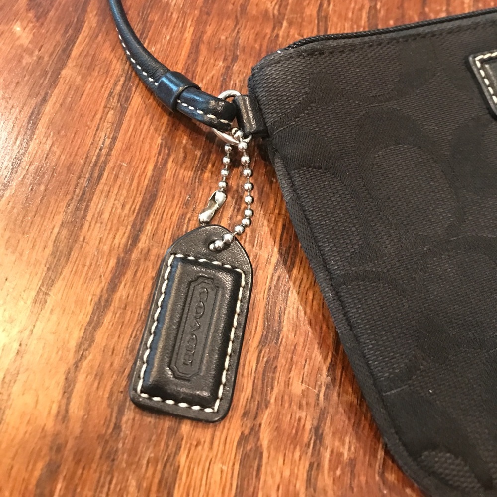COACH wristlet - Picture 3 of 7