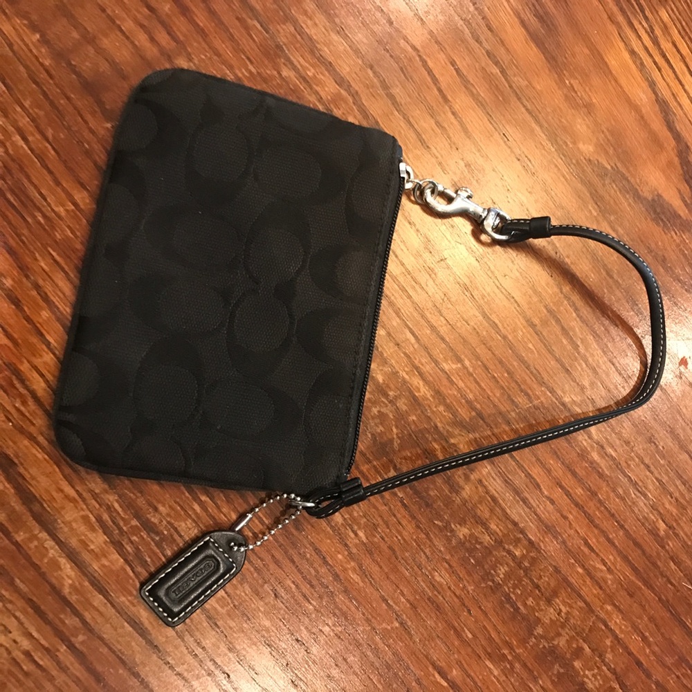 COACH wristlet - Picture 5 of 7