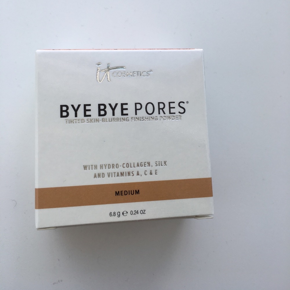 IT Cosmetics Bye Bye Pores. Medium