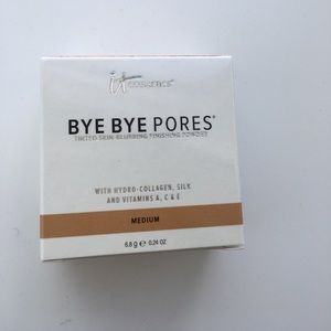 IT Cosmetics Bye Bye Pores. Medium