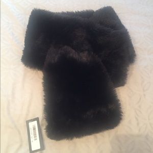 Black Faux-fur pull through scarf