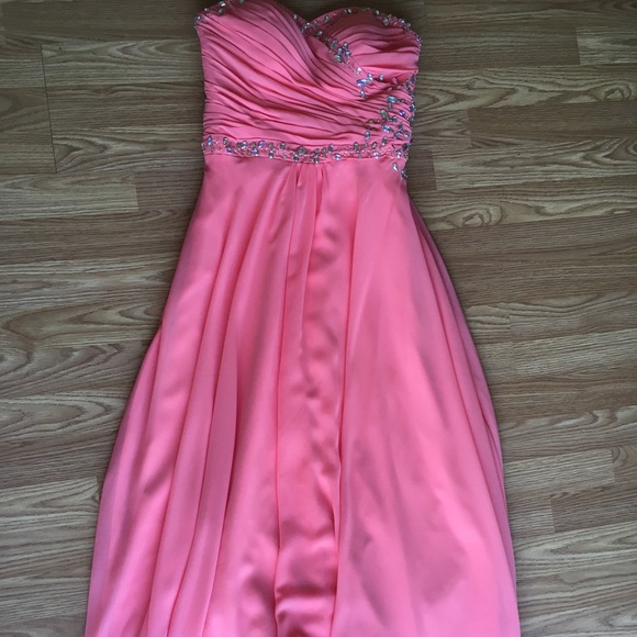 Coral prom dress - Picture 2 of 3