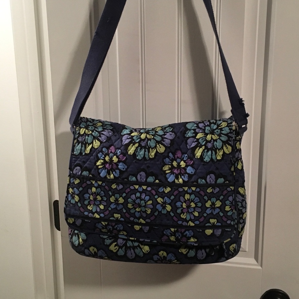 Vera Bradley messenger bag