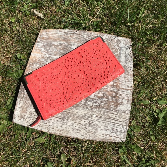 Aldo Handbags - 🎀Aldo Cut out Wallet