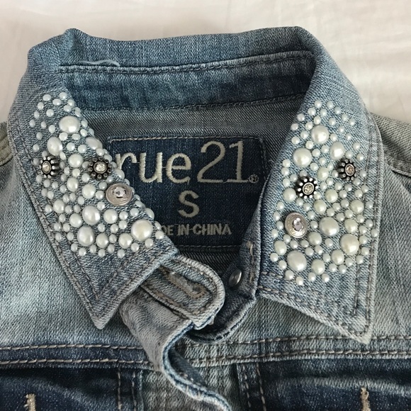 🌸NWOT Rue 21 Distressed Denim Vest🌸 - Picture 2 of 3