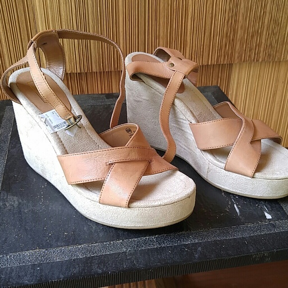 Arizona Jean Company Shoes - 💥Arizona wedge sandal💥