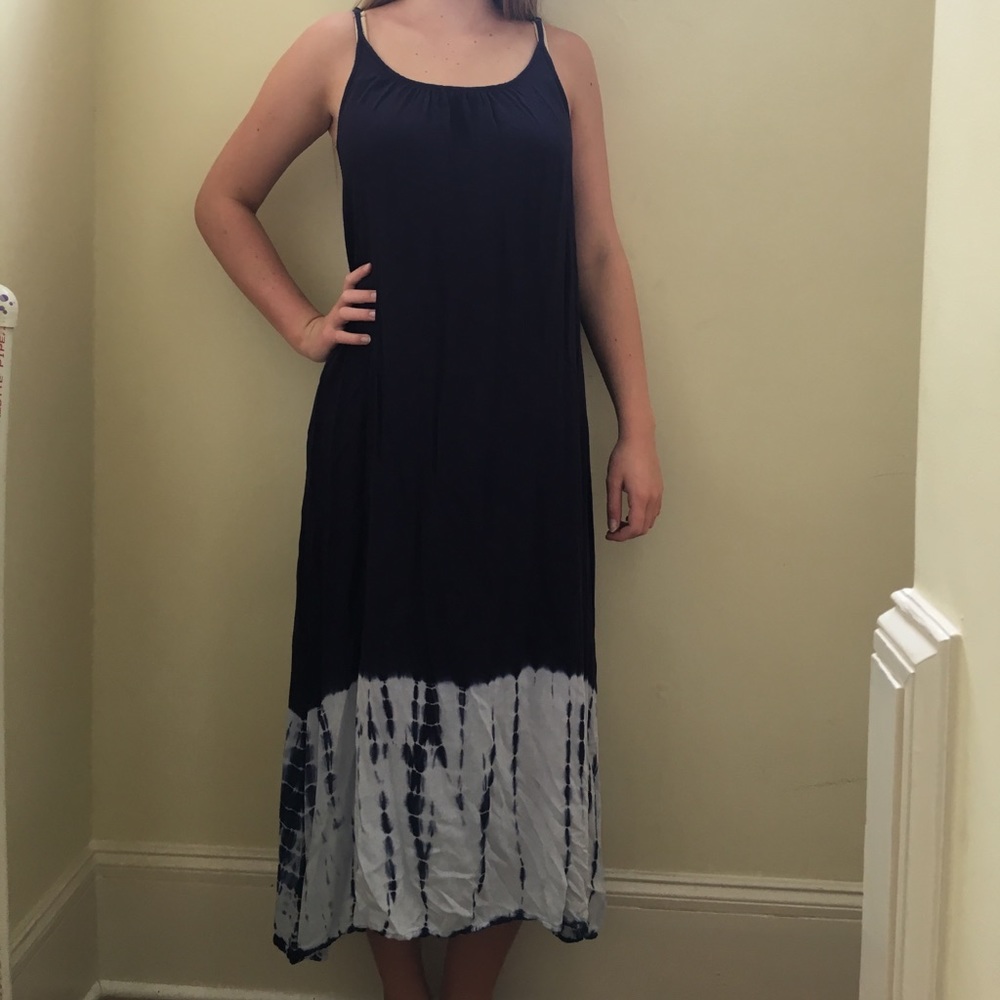 Size M navy maxi dress
