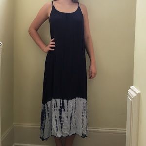 Size M navy maxi dress