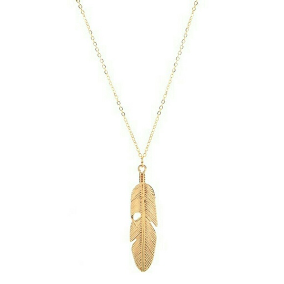 Jewelry - *CLEARANCE* Goldtone Feather Pendant Boho Necklace