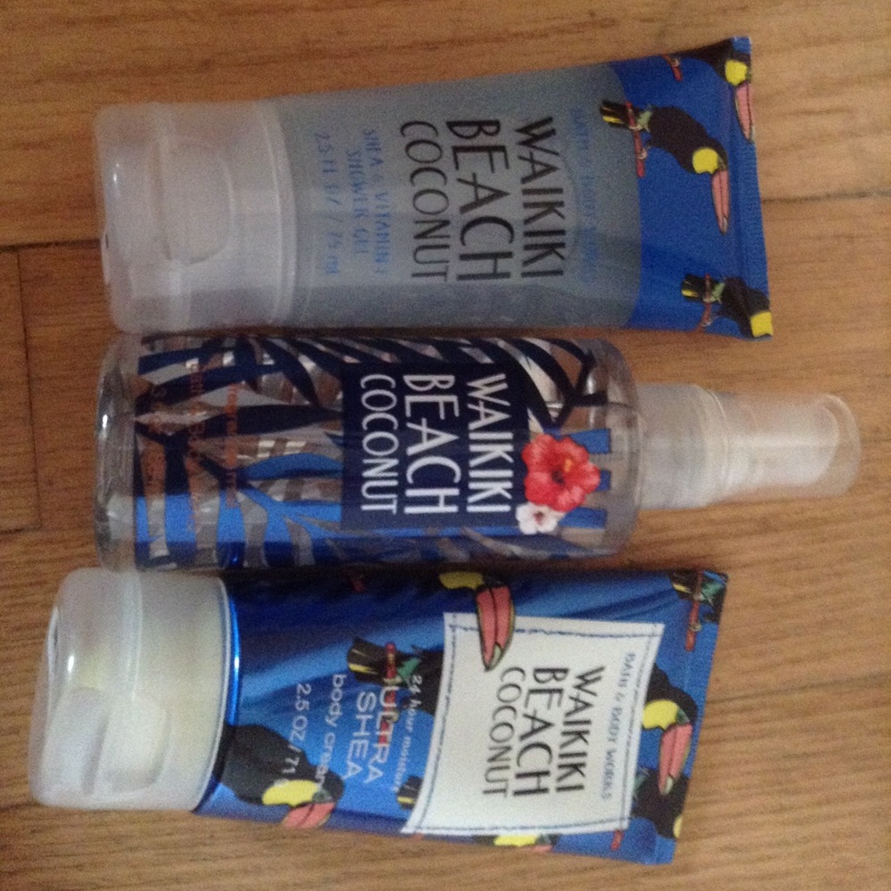 Waikiki Beach Coconut Set