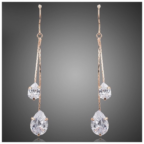 Jewelry - ❤️ Swarovski Crystals Long Rose Gold Tear Earrings
