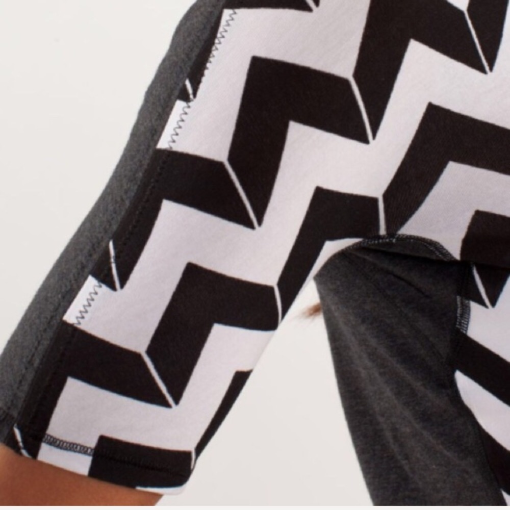 🚨DELETING 3/20 🚨 Lululemon DevotionChevron Tee - Picture 2 of 7