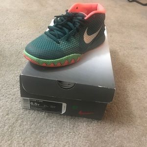 Kyrie 1(GS)