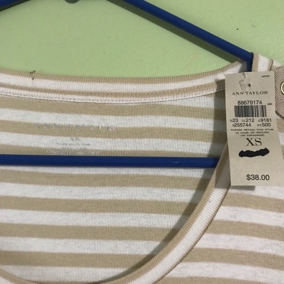 New Ann Taylor beige and white blouse - Picture 2 of 3