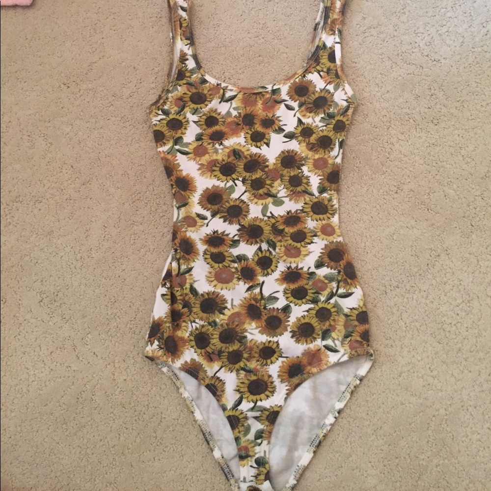 Pull & Bear Sunflower Bodysuit