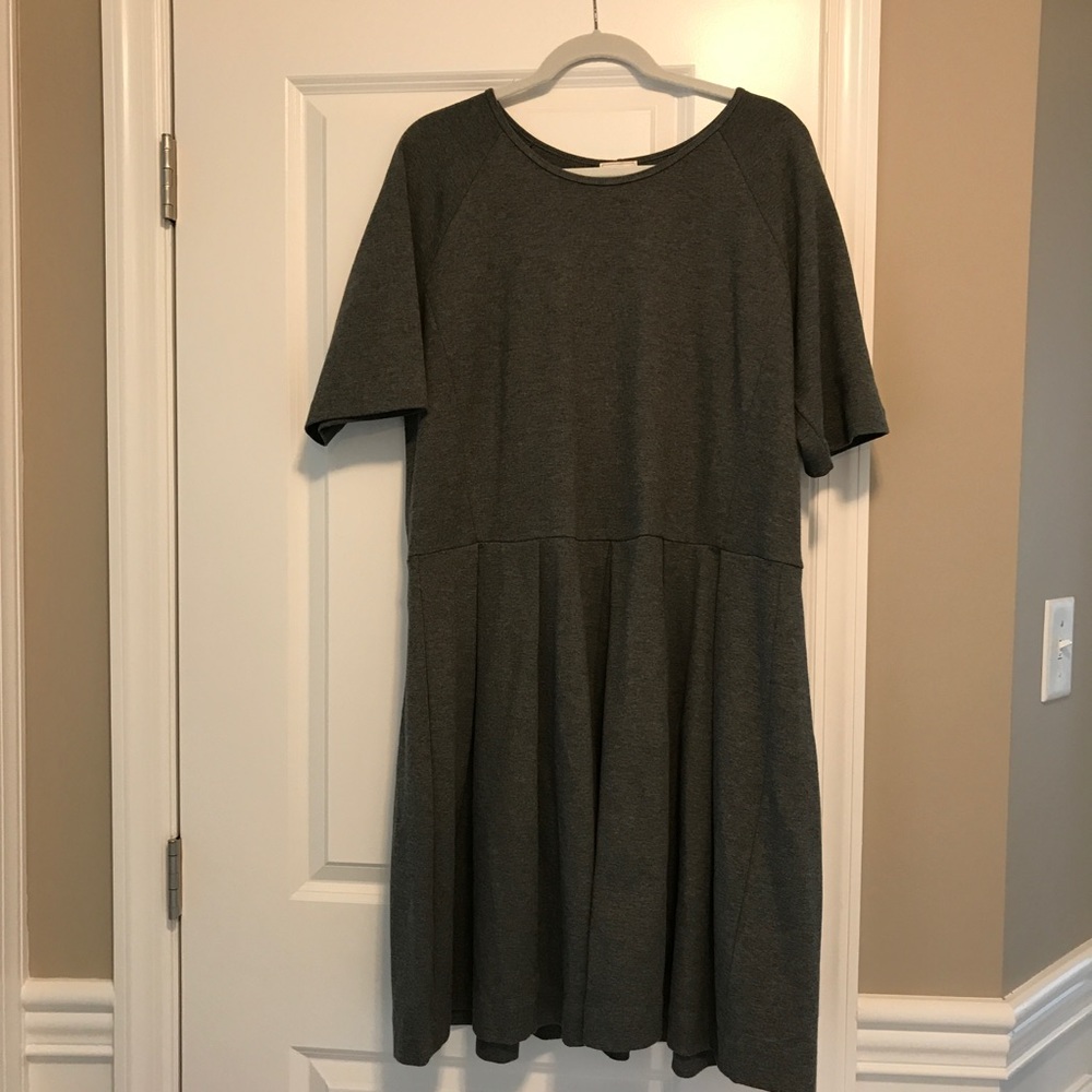 NWOT Gap gray fit and flare dress