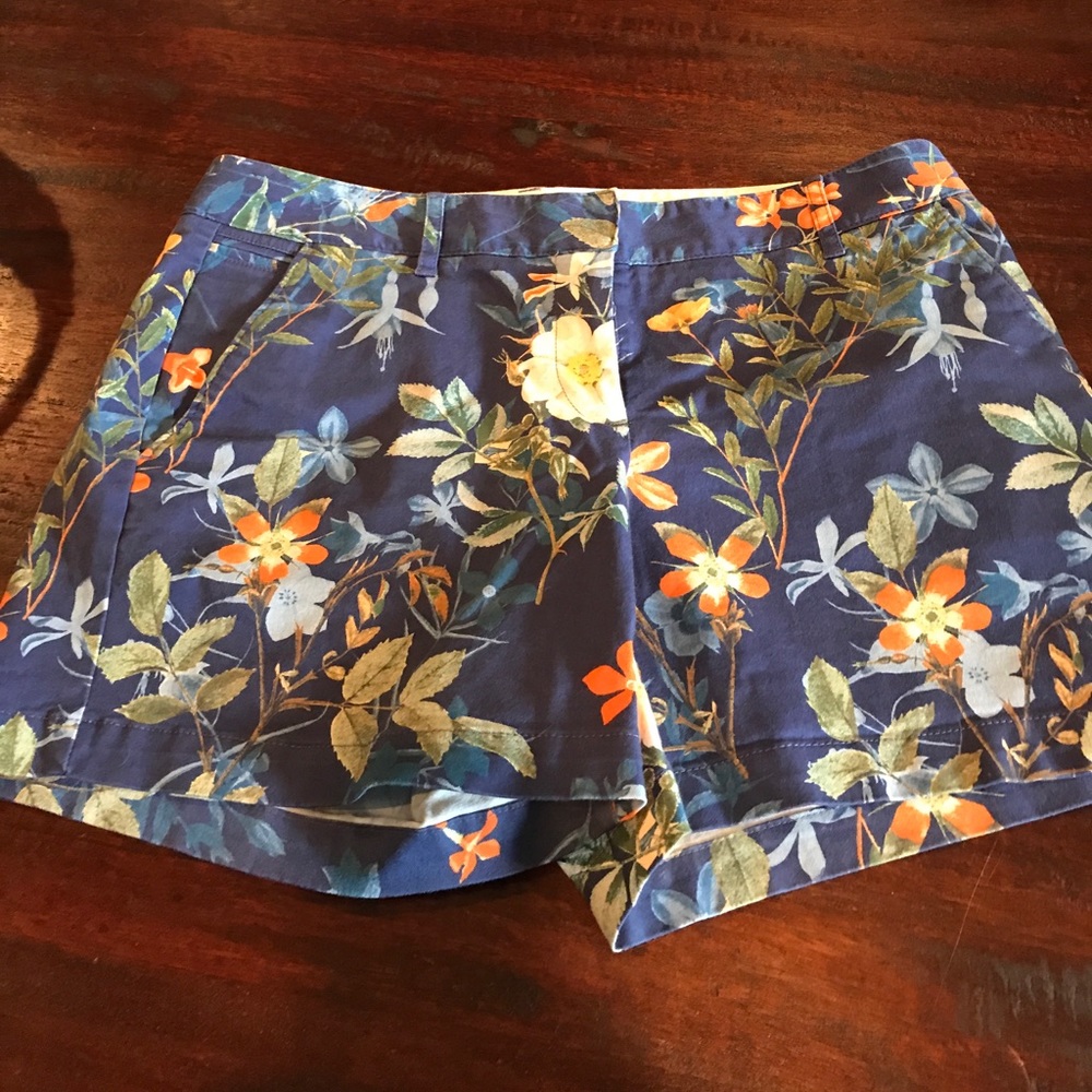 Land's End floral low rise shorts.