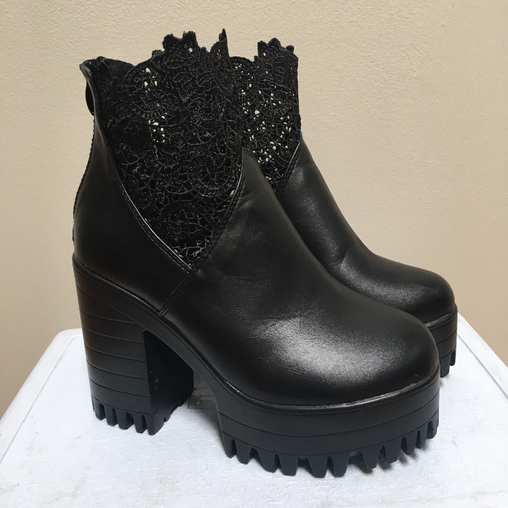 Platform lace boots