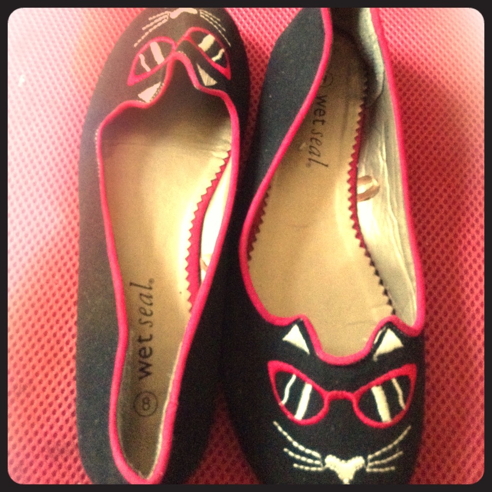 Kitty cat flats