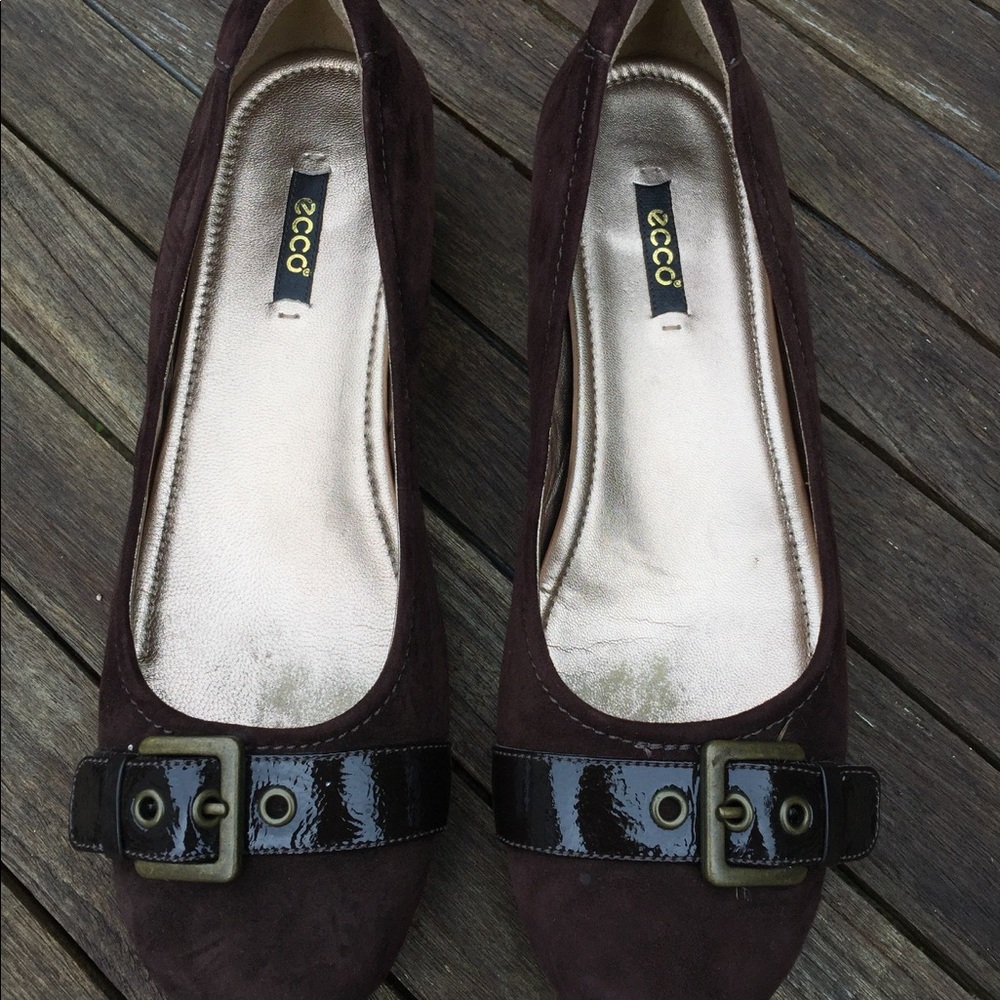 SALE Ecco Brown Suede Buckle Flats