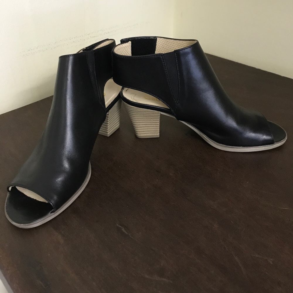 Brand new leather heels