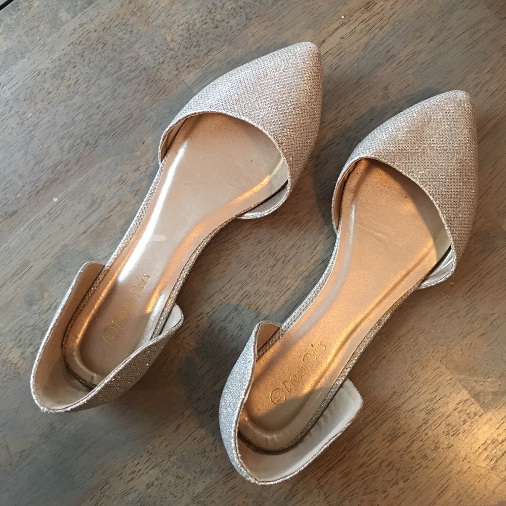 Sparkly silver gold pointy toe flats