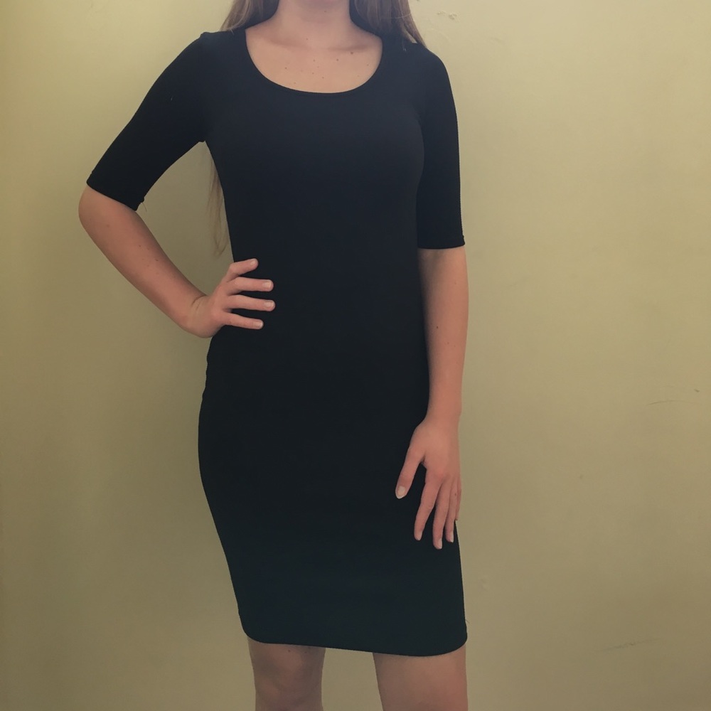 Gorgeous black waffle-weave bodycon dress