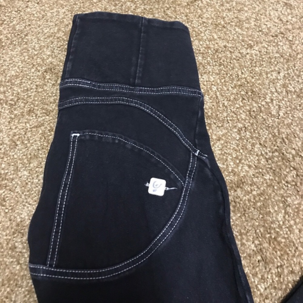Freddy high waisted pants. XS