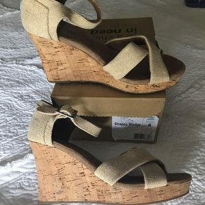 TOMS strappy wedge sandal, Size 8