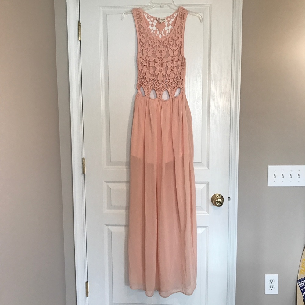 L'atiste - Peach Lace/Crochet Max Dress