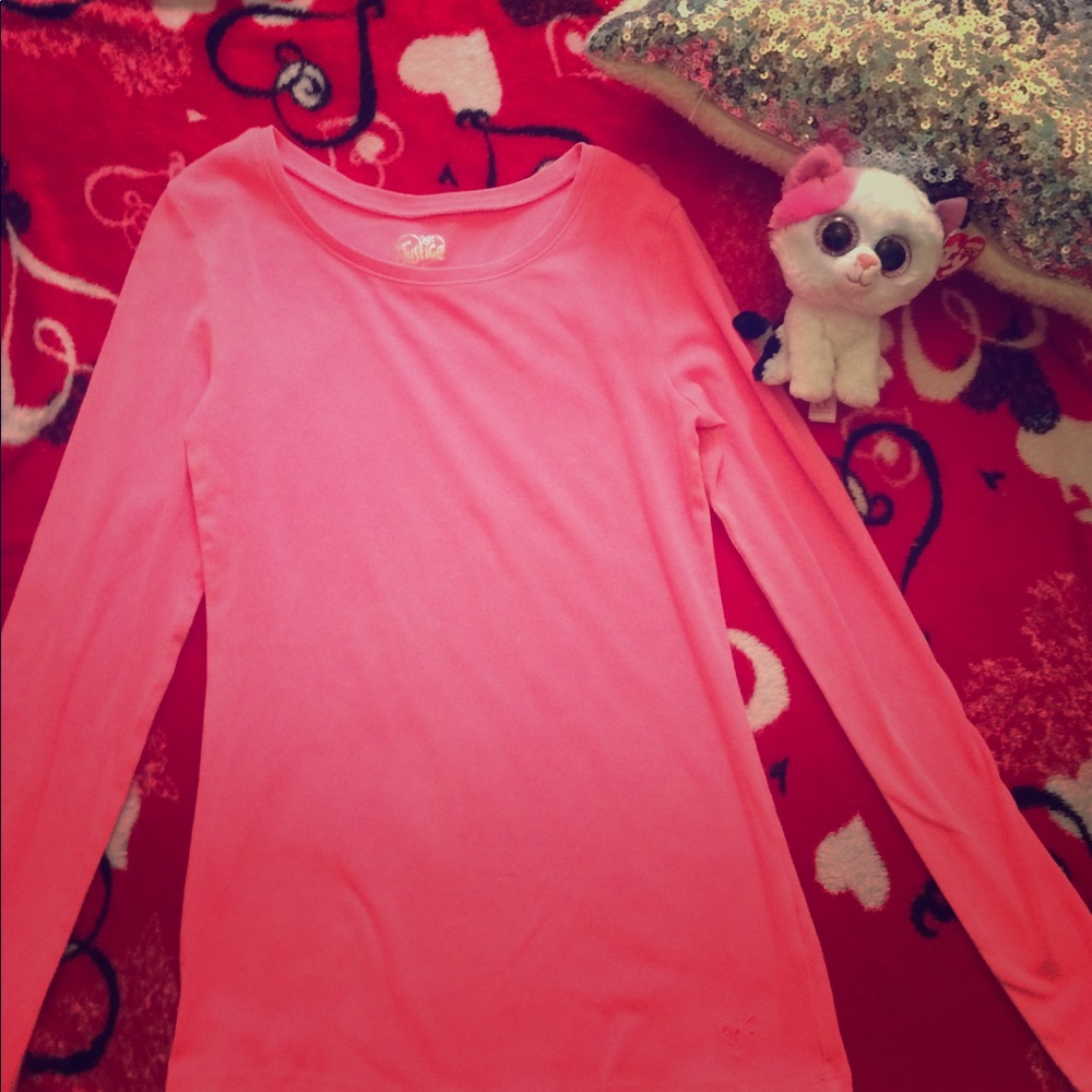 This. Is a pink longsleeve shirt.