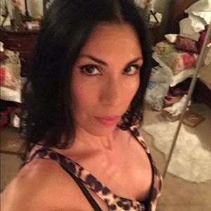 Meet your Posher, Valeria