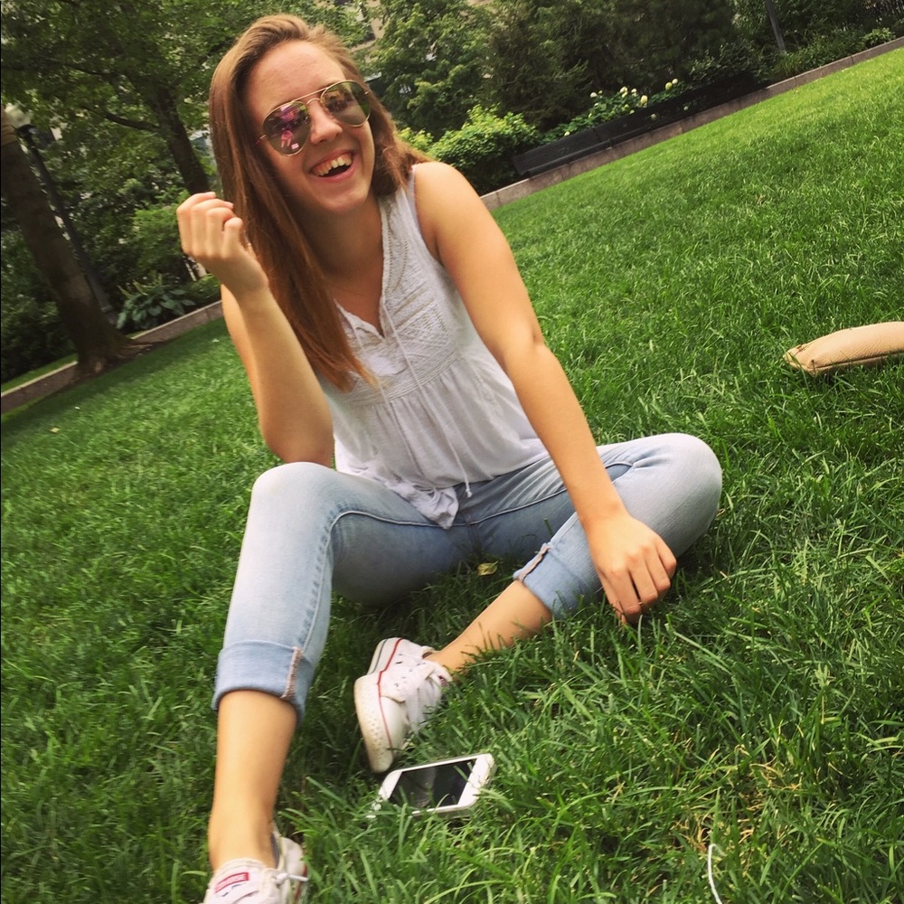 Meet your Posher, Kayla