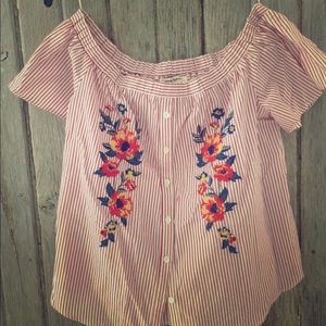 VICI Off the shoulder embroidered top M NWOT
