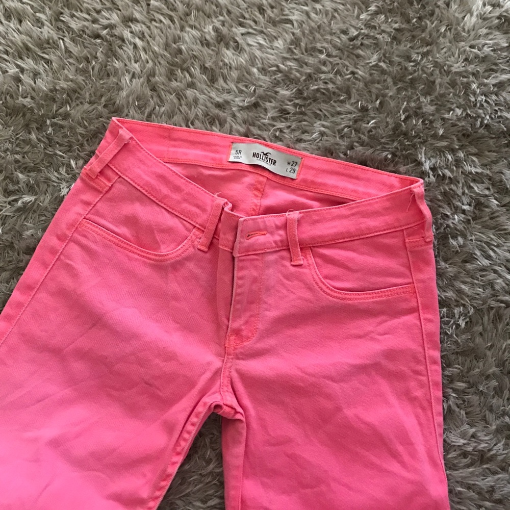 HOLLISTER neon pink skinnies