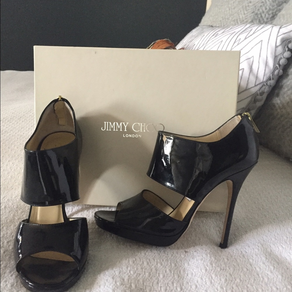 Jimmy Choo!! Black patent leather "Private" Heels