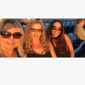 Meet your Posher, Roxanne