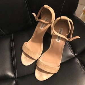 Steve Madden Carrson heel!