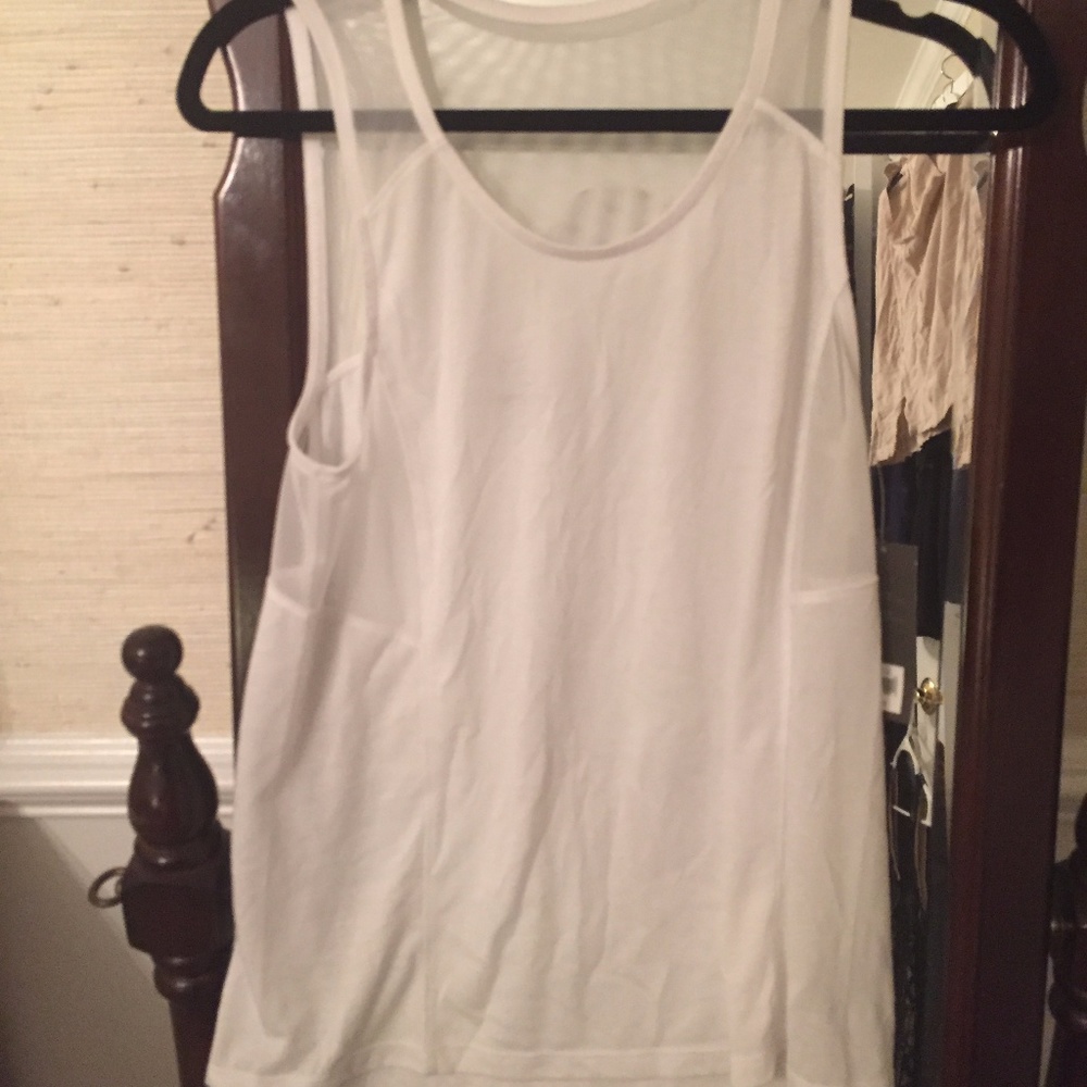 Brand New Old Navy Workout Top Mesh Detail