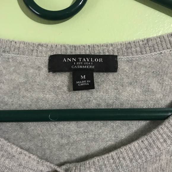 Ann Taylor cashmere sweater - Picture 2 of 3