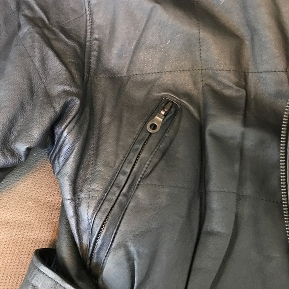 Women's Genuine Leather Jacket - Picture 6 of 7