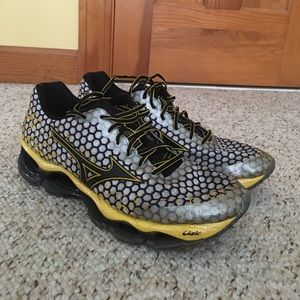 Mizuno Wave Prophecy 3